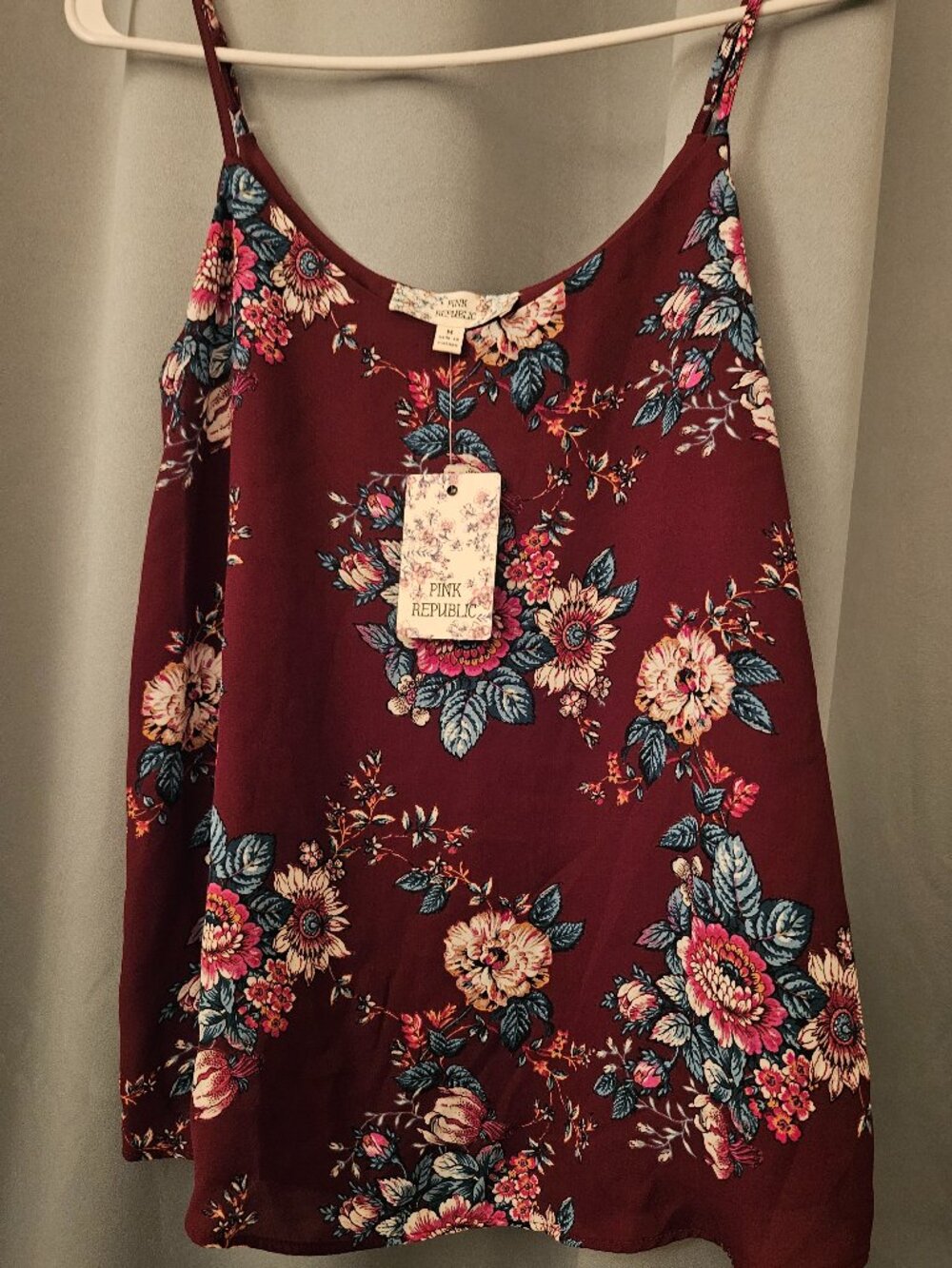New Pink Republic Brand Floral Burgundy Top  Size Small